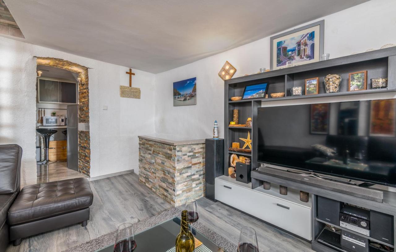 Stone House Knez Apartment เวอร์บนิค ภายนอก รูปภาพ