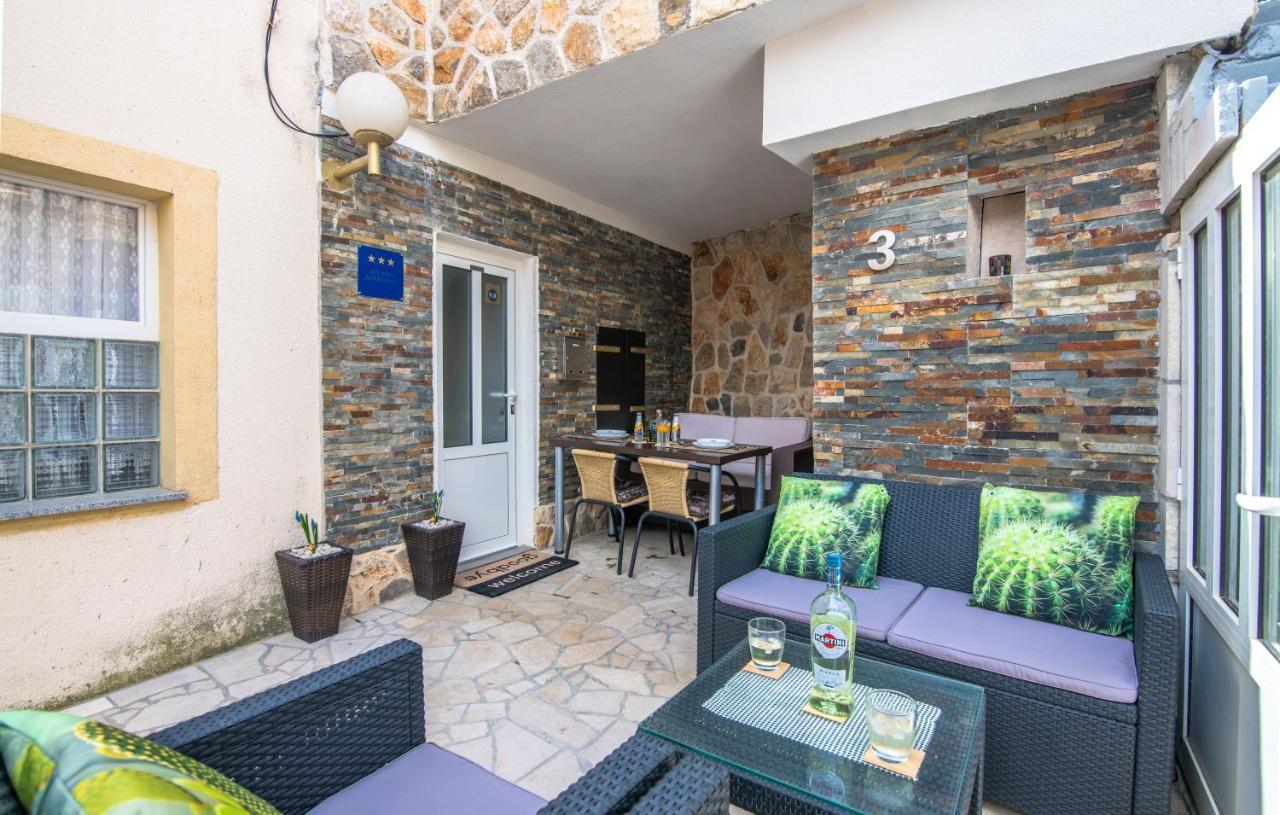 Stone House Knez Apartment เวอร์บนิค ภายนอก รูปภาพ