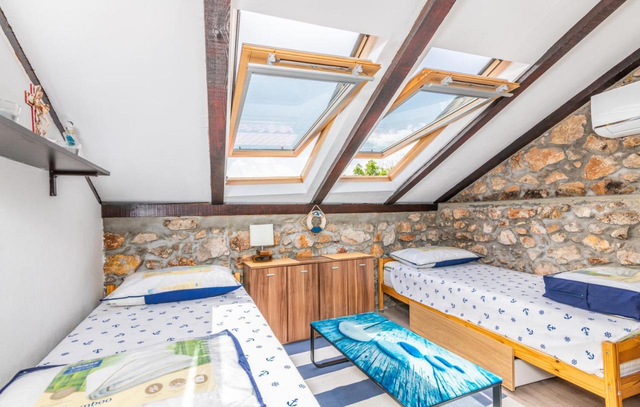 Stone House Knez Apartment เวอร์บนิค ภายนอก รูปภาพ