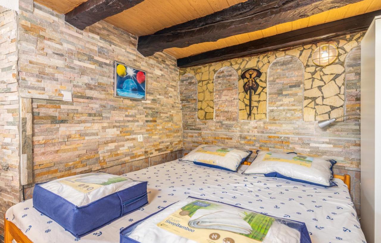 Stone House Knez Apartment เวอร์บนิค ภายนอก รูปภาพ