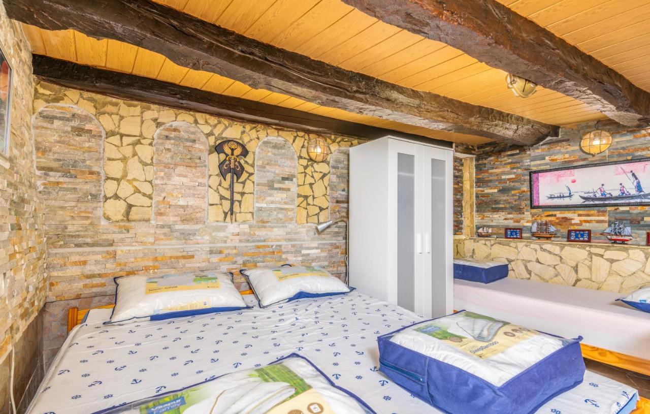 Stone House Knez Apartment เวอร์บนิค ภายนอก รูปภาพ